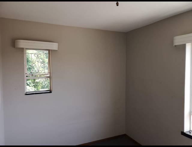 3 BEDROOM APARTMENT RENTED IN CLARENDON